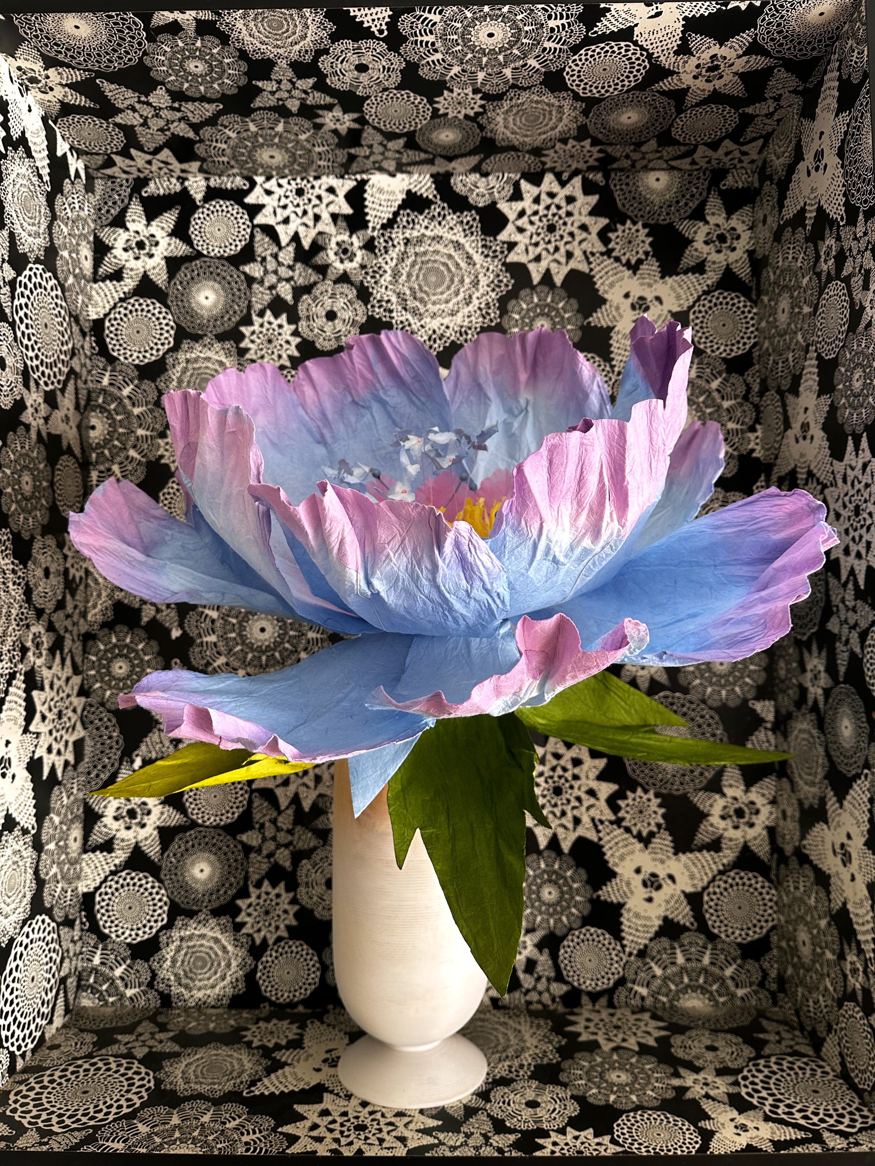 BLUE : DANCING FLOWER